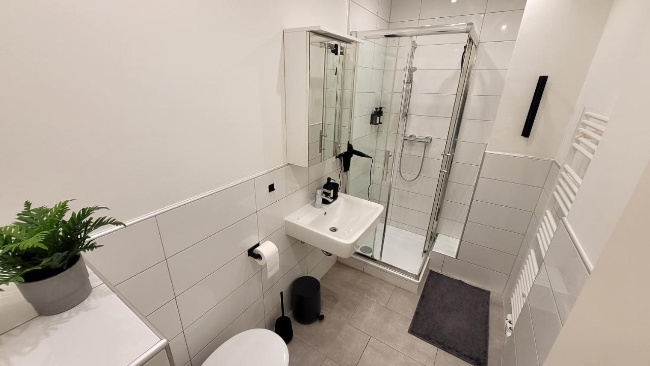 Ferienwohnung Business & Family - Zentral, 24H Check-In, Xxl Tv Siegburg Exterior foto